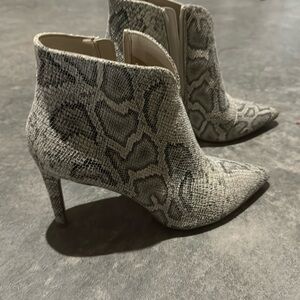 Express shoes